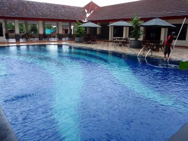Amans Hotel Ambon Exterior photo